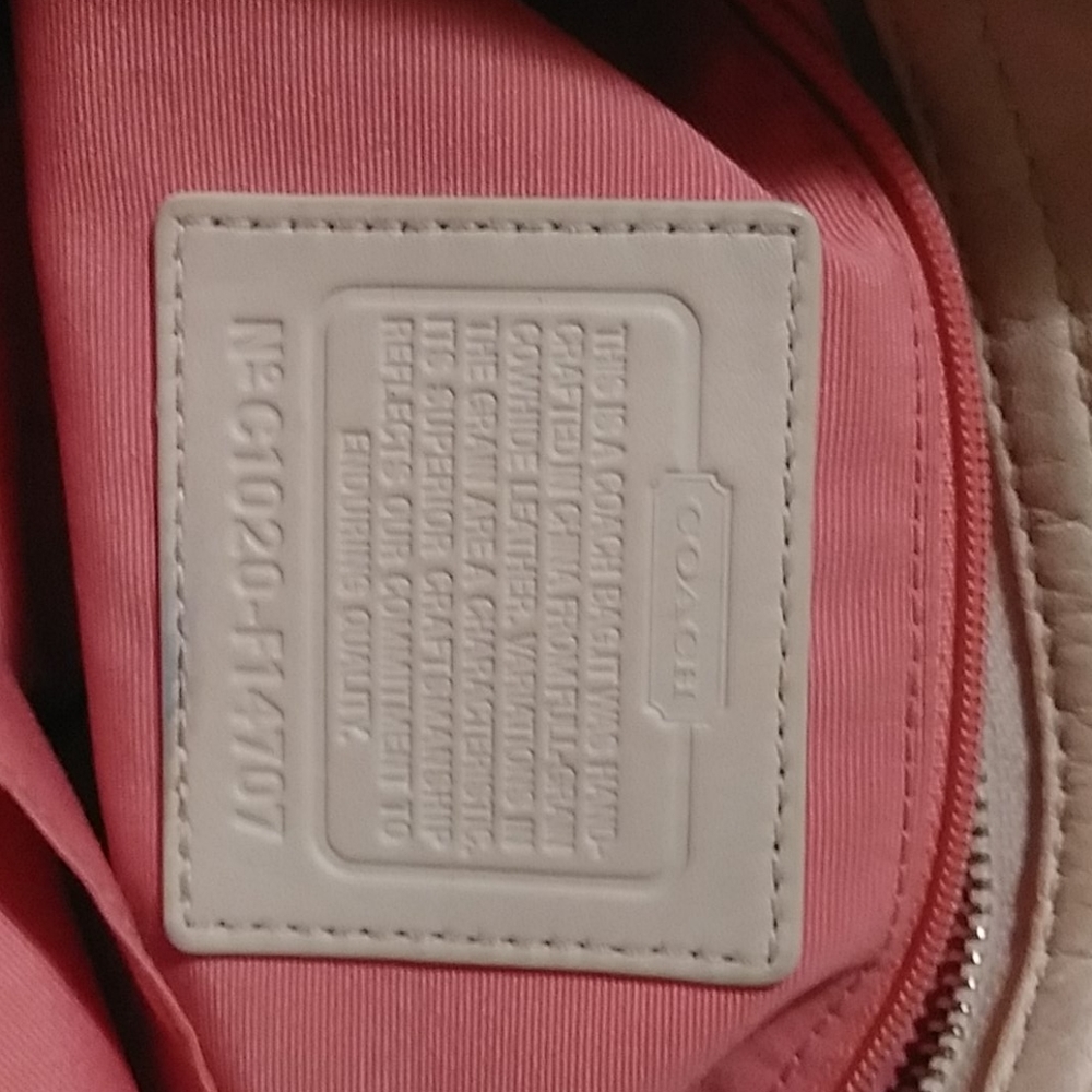 Ivory Coach Purse - Picture 3 of 6